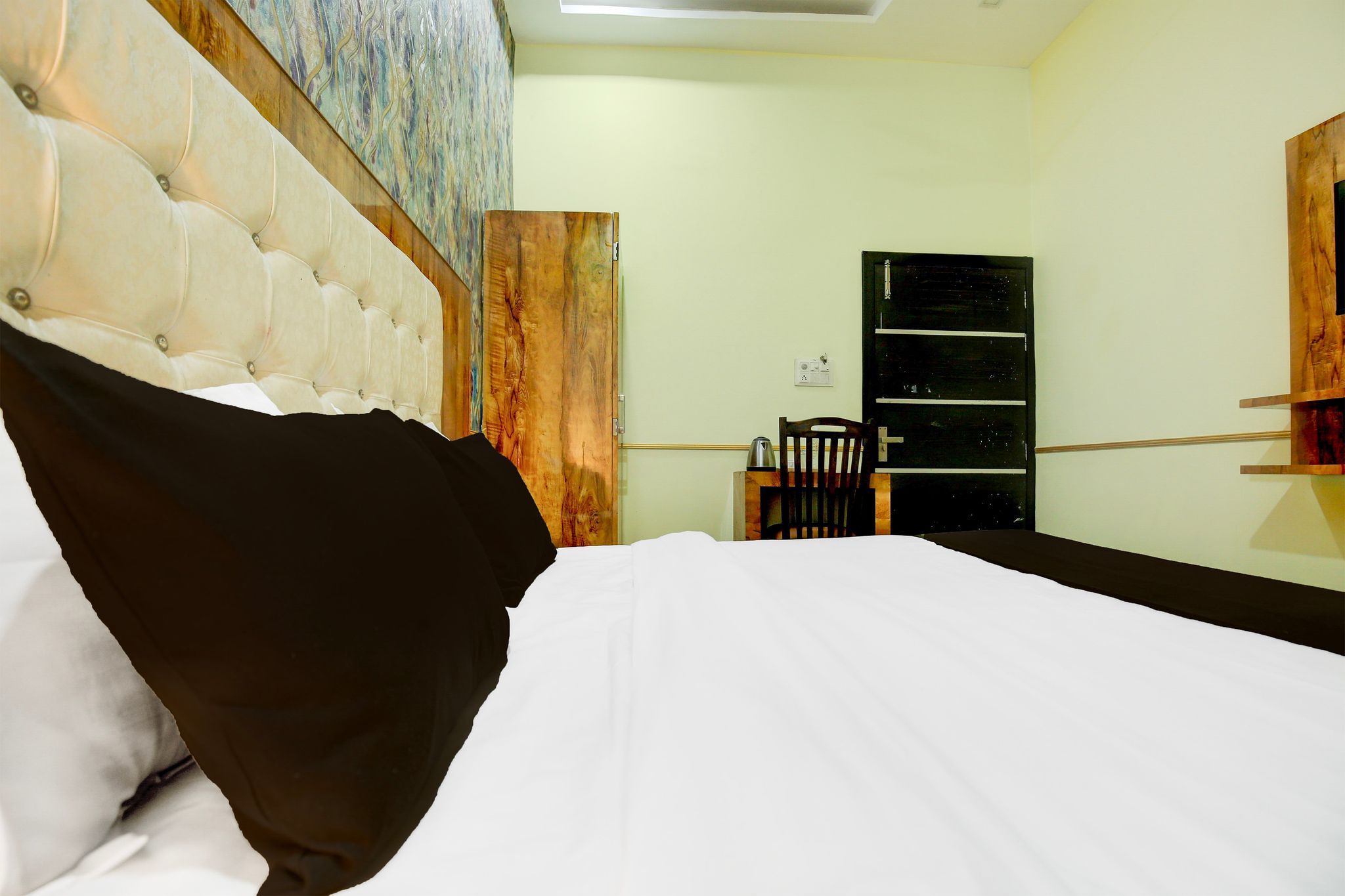 Super Collection O Ishwar Nagar Near Golden Temple Formerly Chahal Residency Deluxe 10