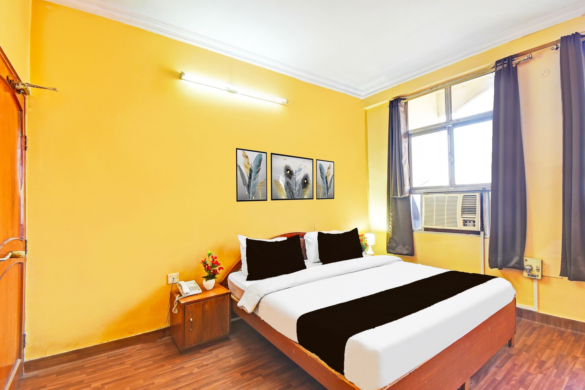 Super Collection O Hathroi Market Near Dhuleshwar Garden Formerly Hotel Rishi Classic 2