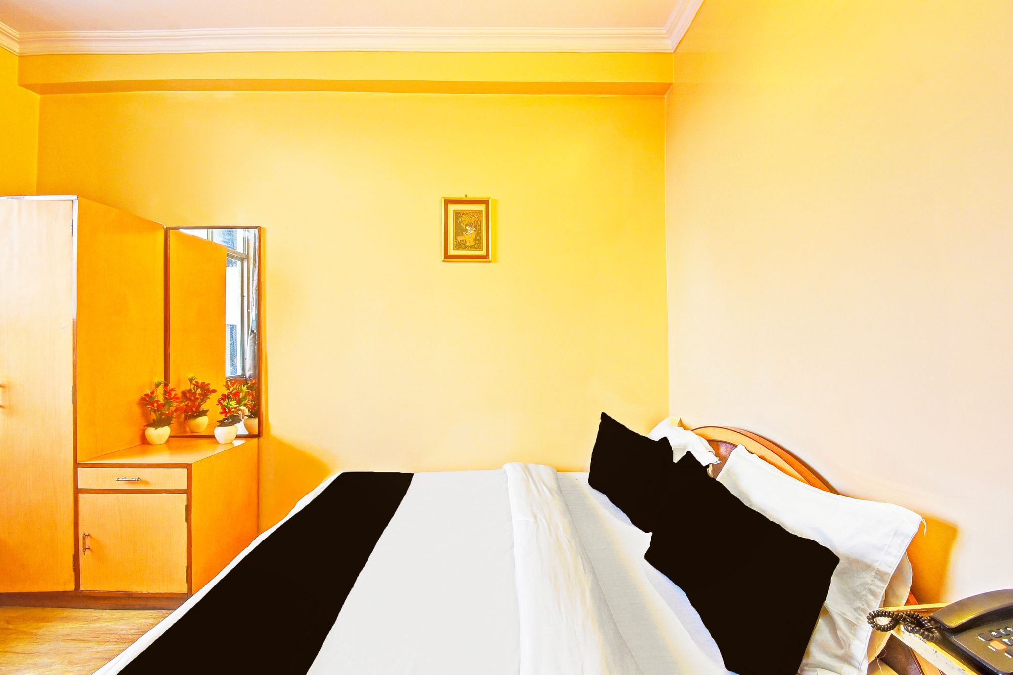 Super Collection O Hathroi Market Near Dhuleshwar Garden Formerly Hotel Rishi Classic 9