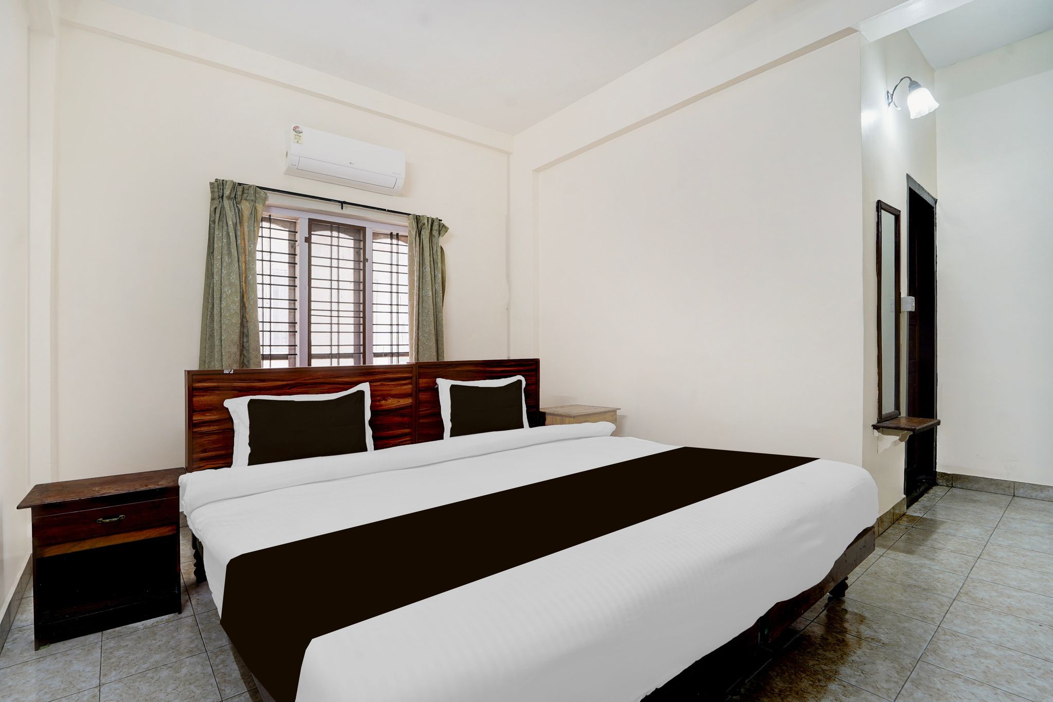 Super Hotel O Pathanamthitta Near Mahatma Gandhi Statue Classic 12