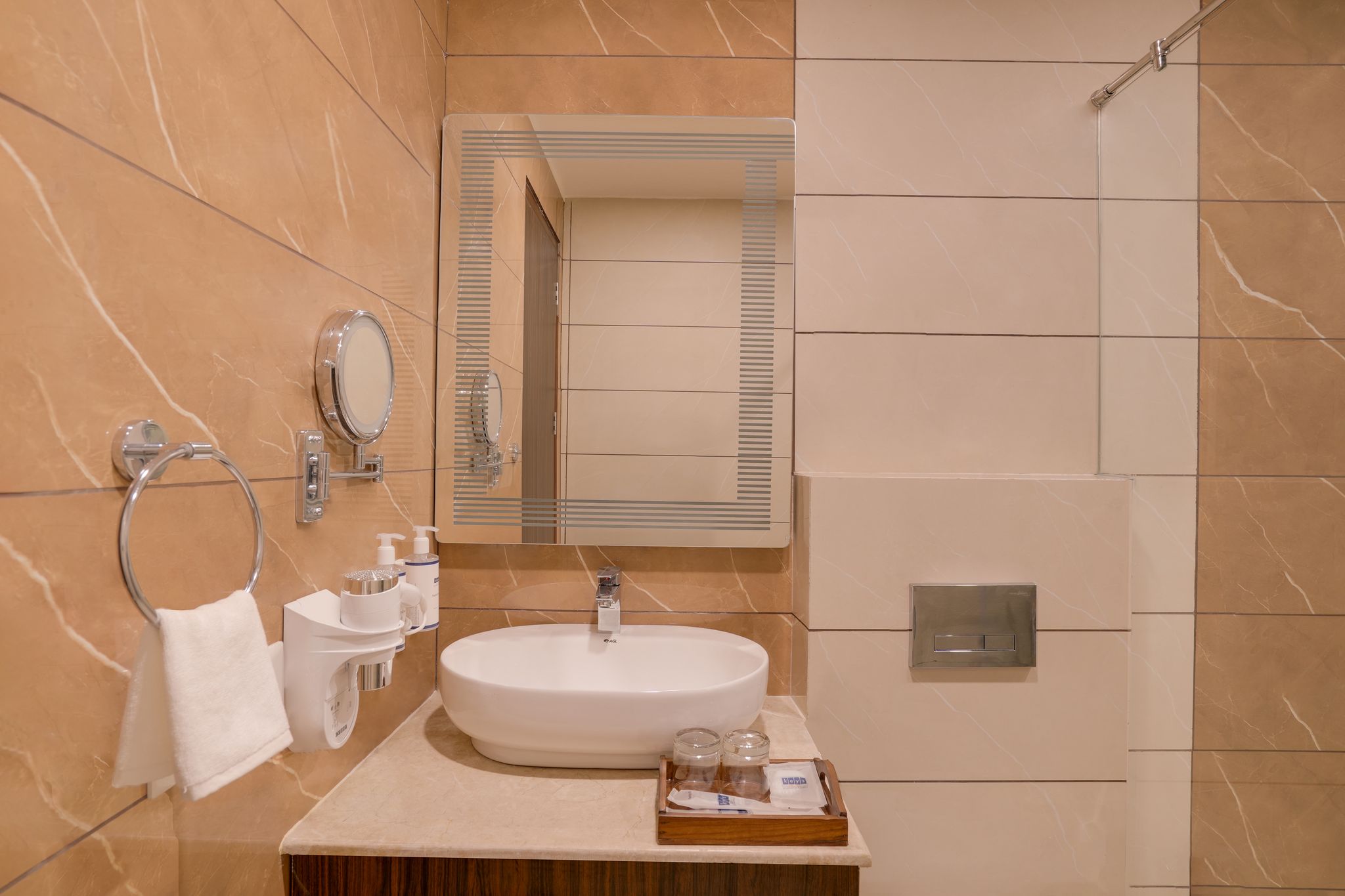 Studio Suite with Mountain View