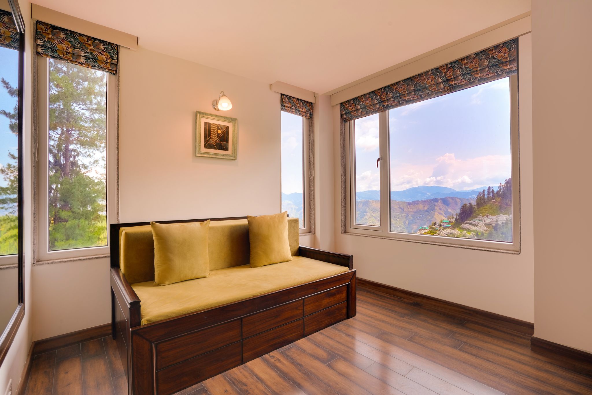 Studio Suite with Mountain View