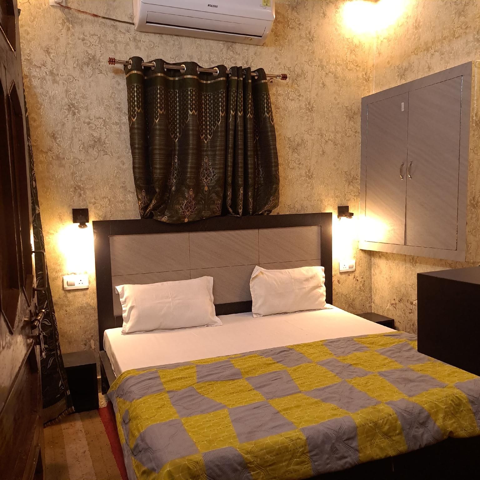 Shreeji Inn