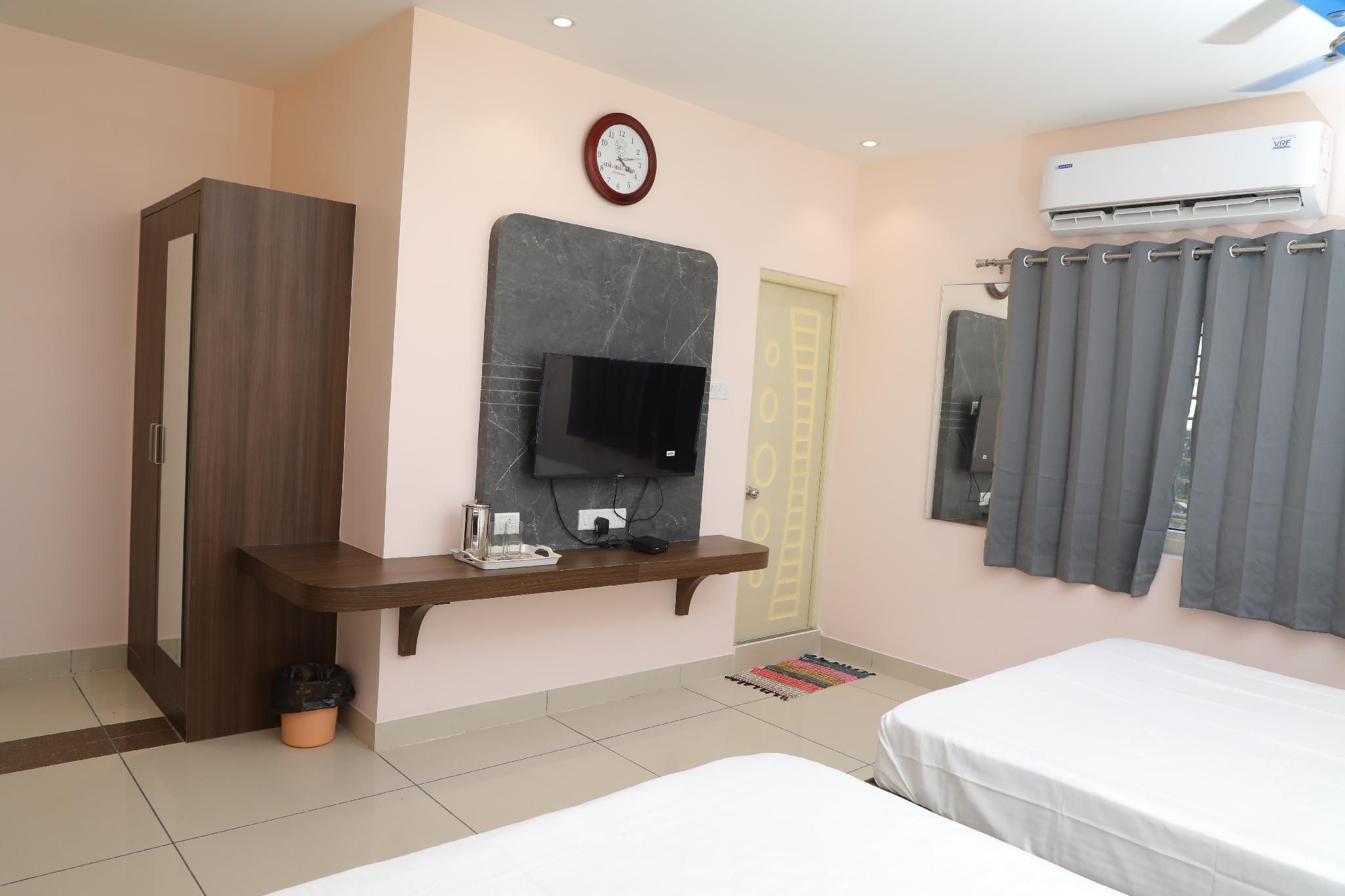 MM GRAND RESIDENCY Deluxe Double or Twin 2