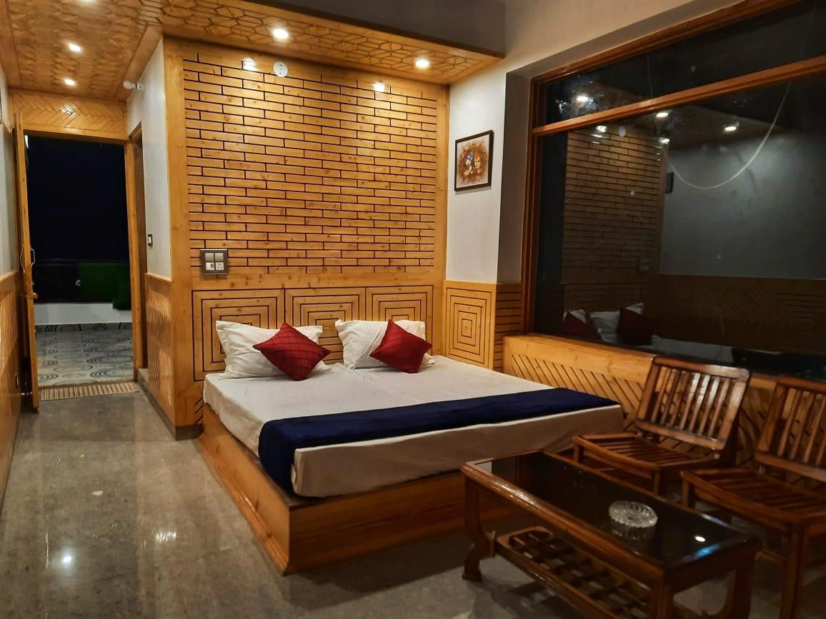 Deluxe Double Room with Balcony