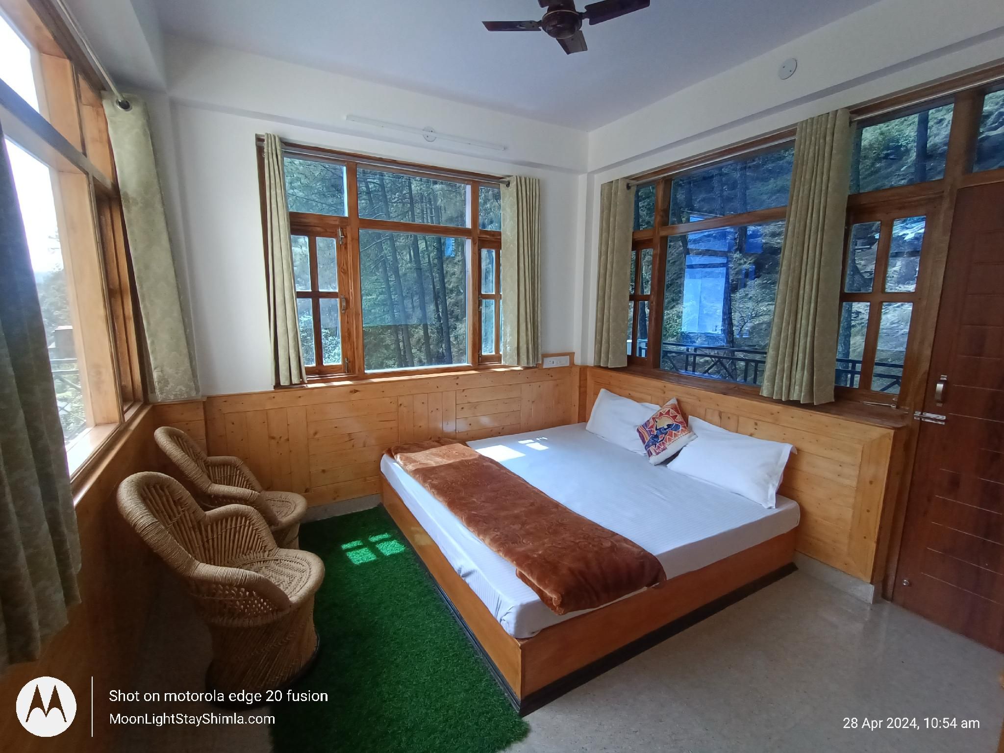 Deluxe Double Room with Balcony and Valley View