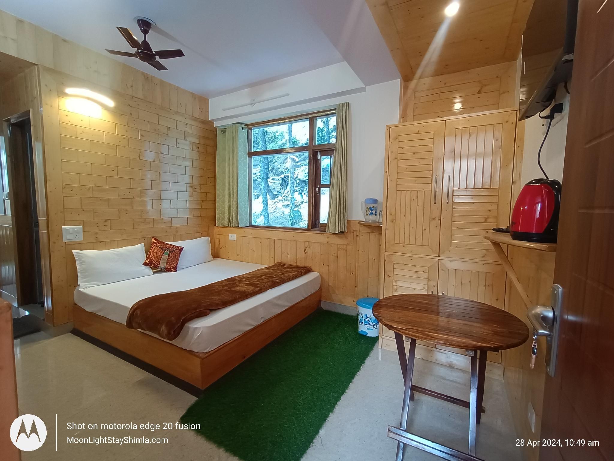 Deluxe Double Room with Balcony and Valley View