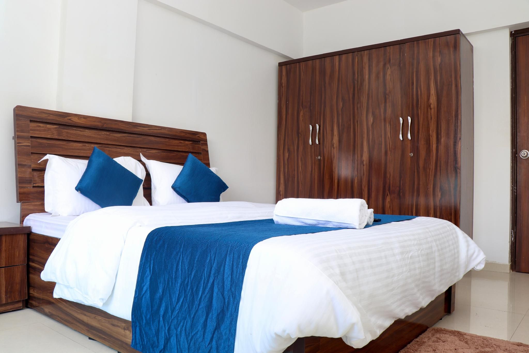 Zenith Homes - Boomerang Suites Double Room with Private External Bathroom 2