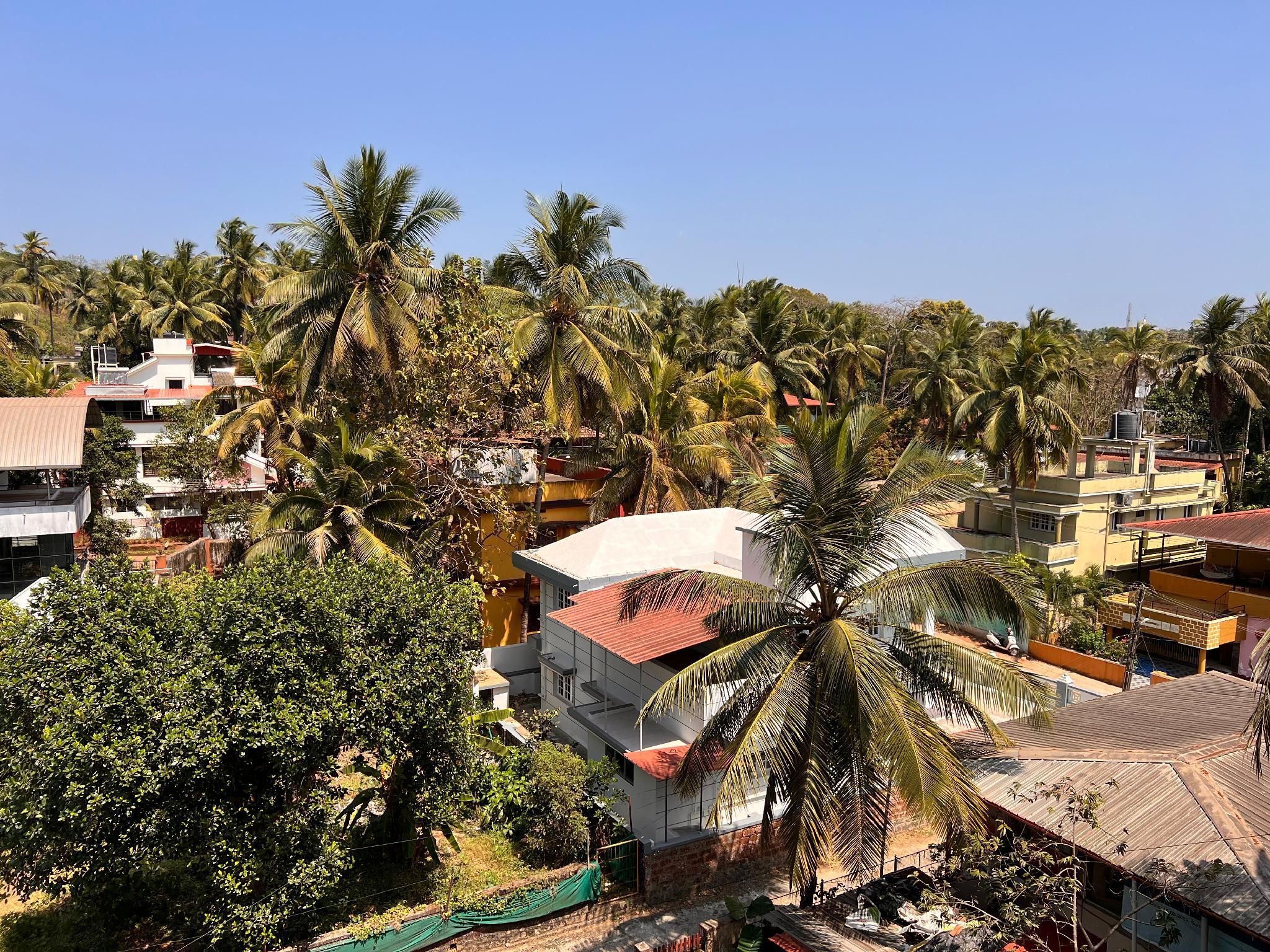 Spacious 2BHK apartment with AC and Balconies 
