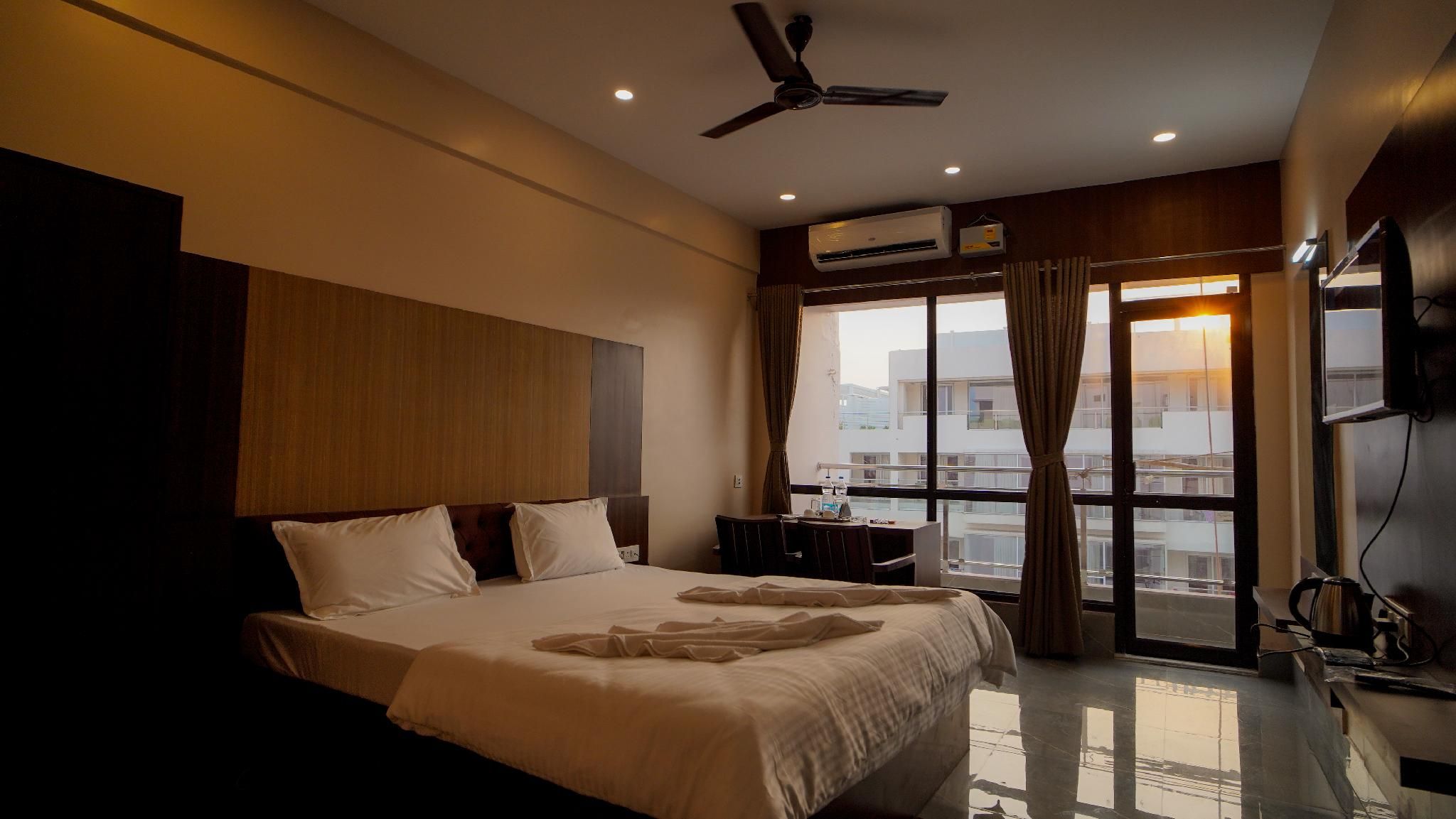 Deluxe Side Sea View Double Room