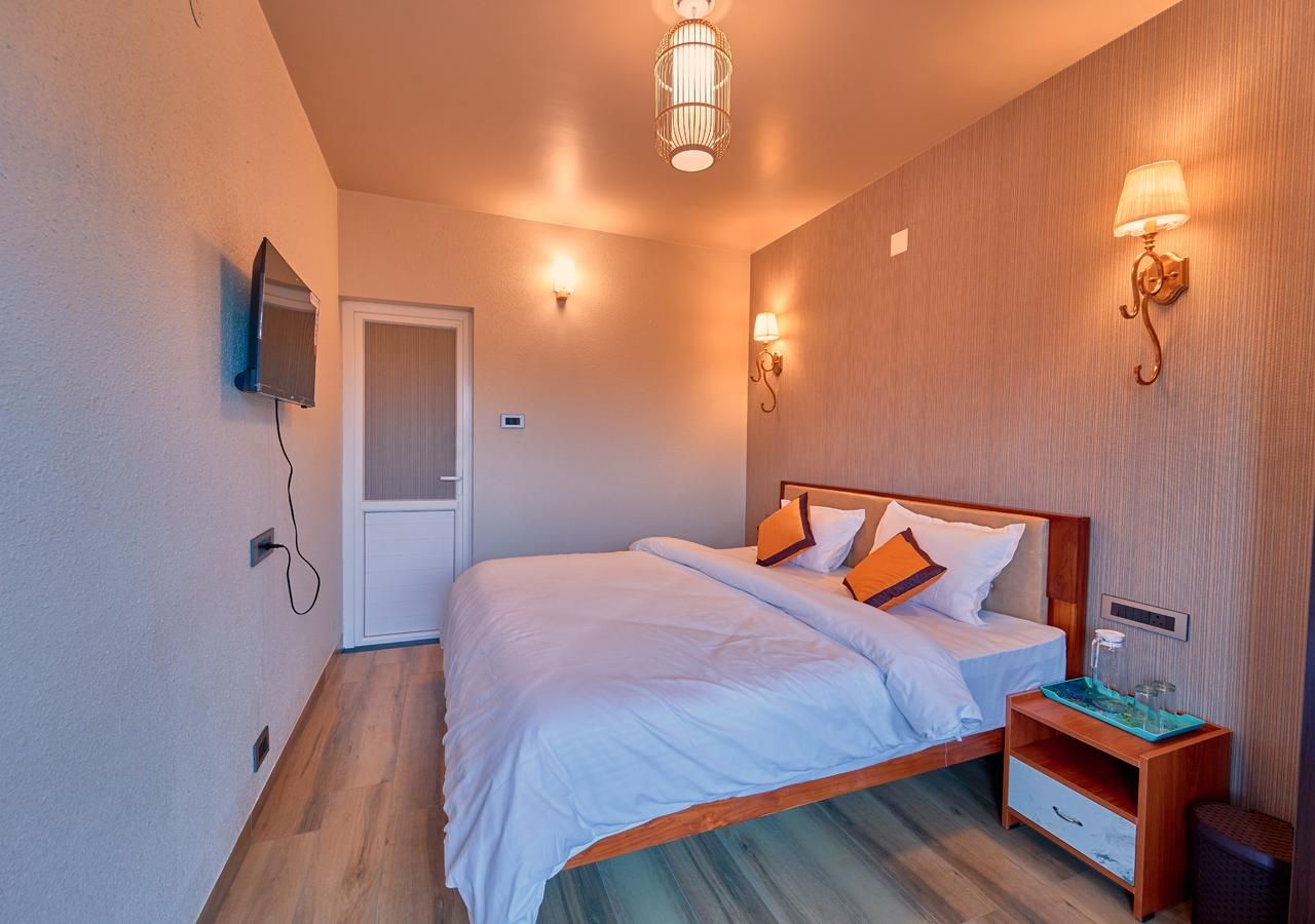 Ooty Blossom Retreat Deluxe 2