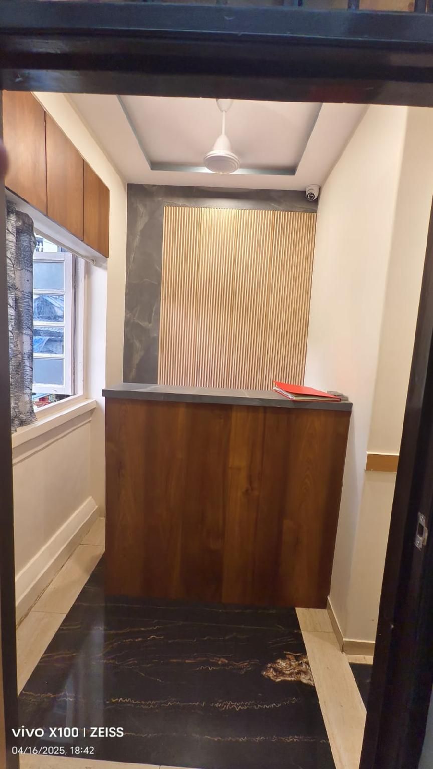 Side Image 2