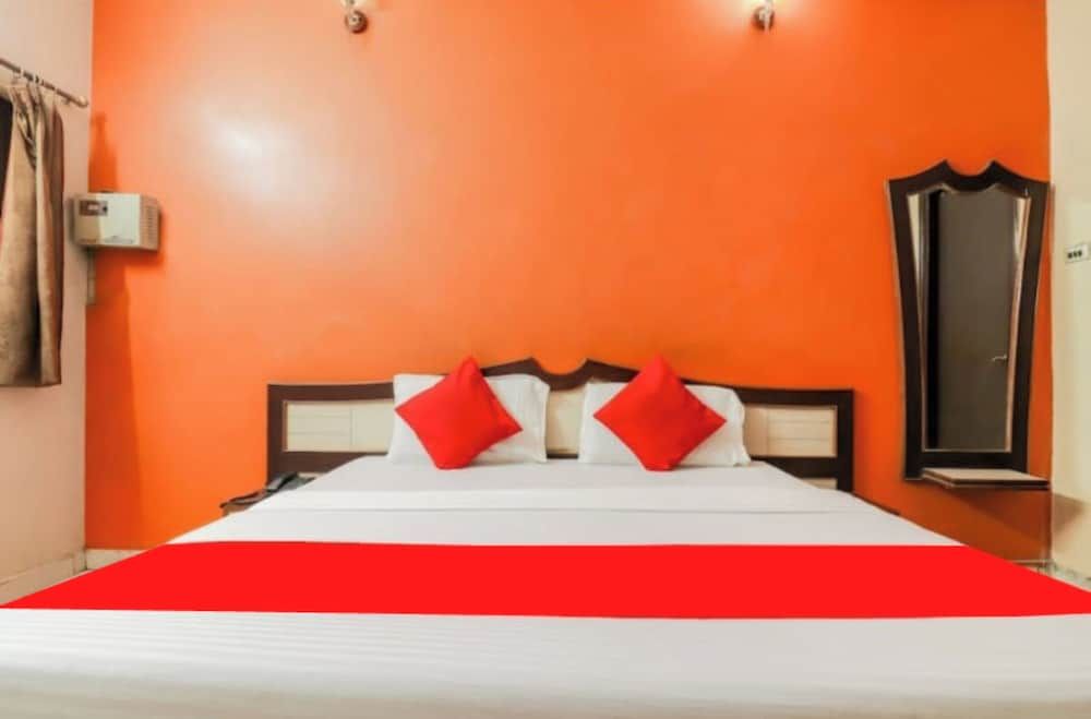 Hotel Sunrise Charbagh Lucknow Deluxe Double Room, Air conditioning 9