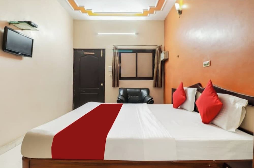 Hotel Sunrise Charbagh Lucknow Deluxe Double Room, Air conditioning 5