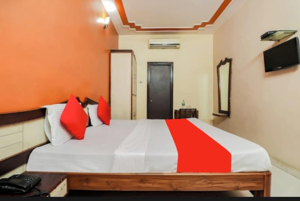 Hotel Sunrise Charbagh Lucknow Deluxe Double Room, Air conditioning 7