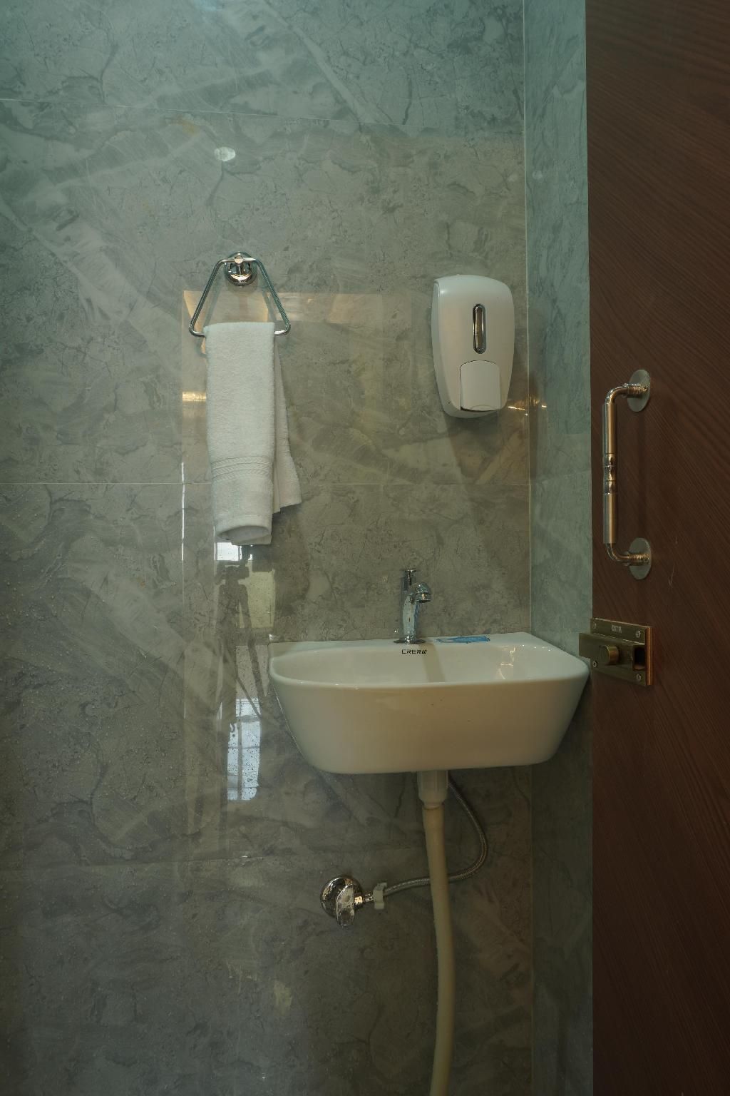 Classy5 Family Room 2