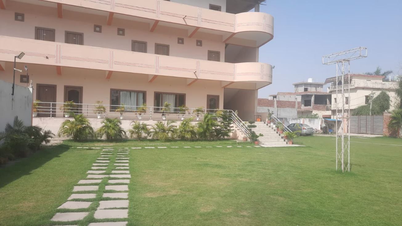 Goroomgo Ganga Vatika Varanasi