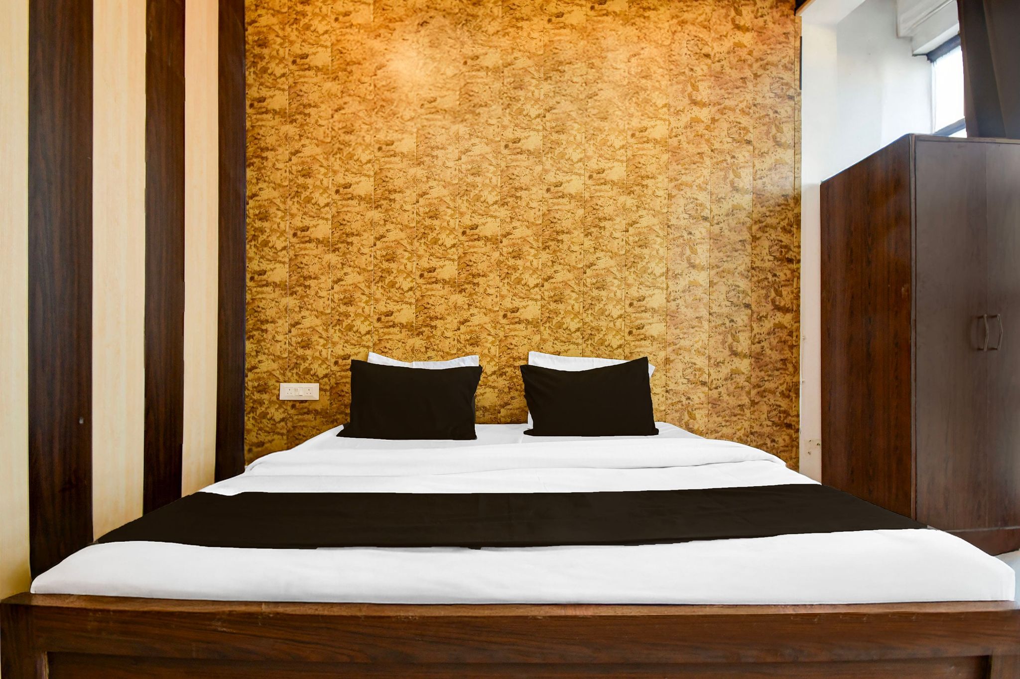 Super HOTEL O TRIVENI Classic 12