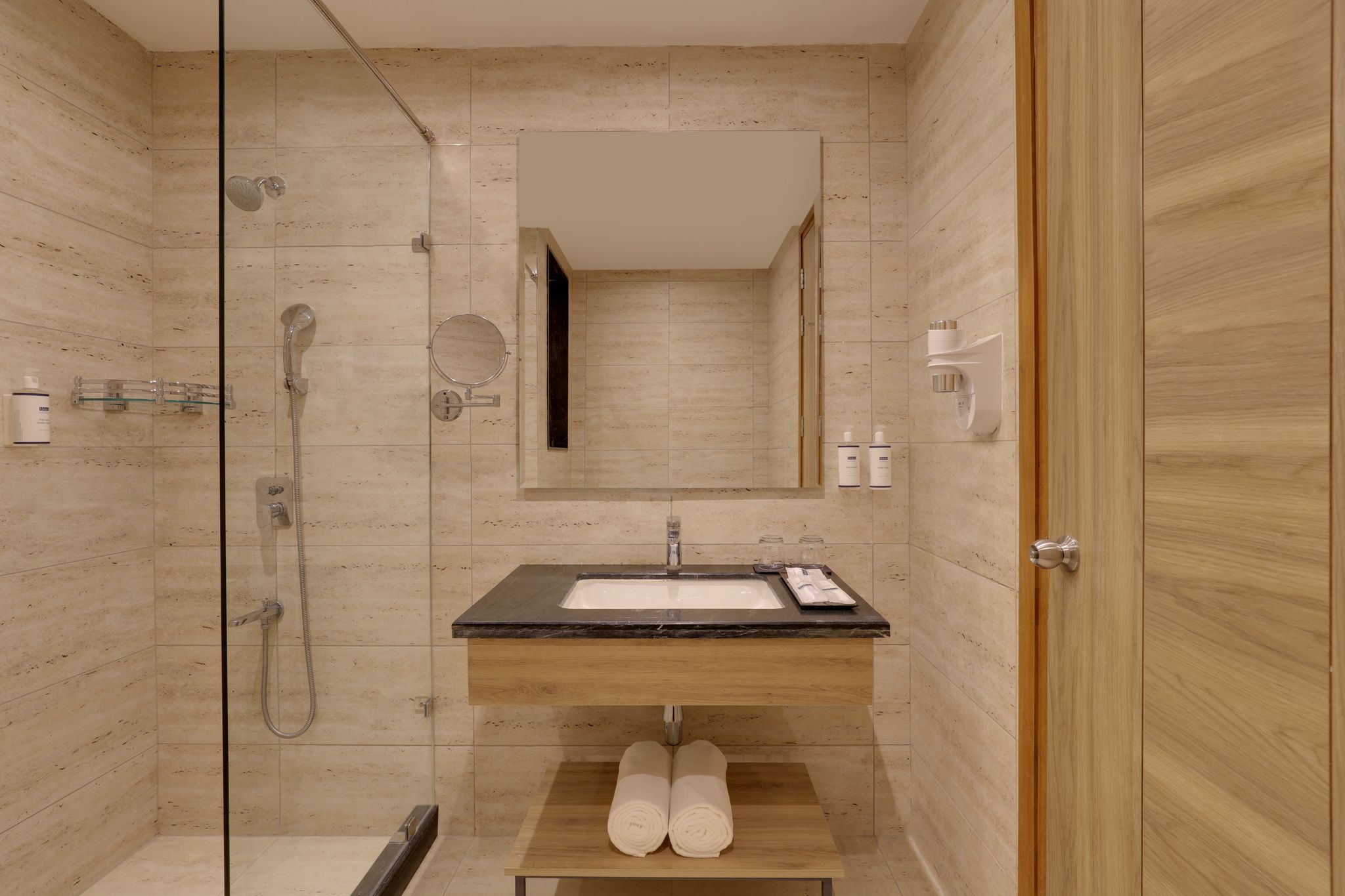 Keys Lite by Lemon Tree Hotels, Urban Square, Udaipur Standard Room - City View 4