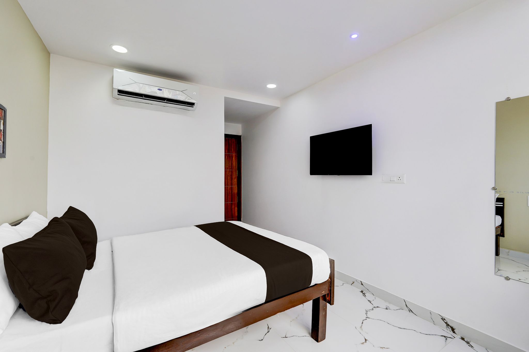 Hotel O PRAMOD GUEST INN Classic 9