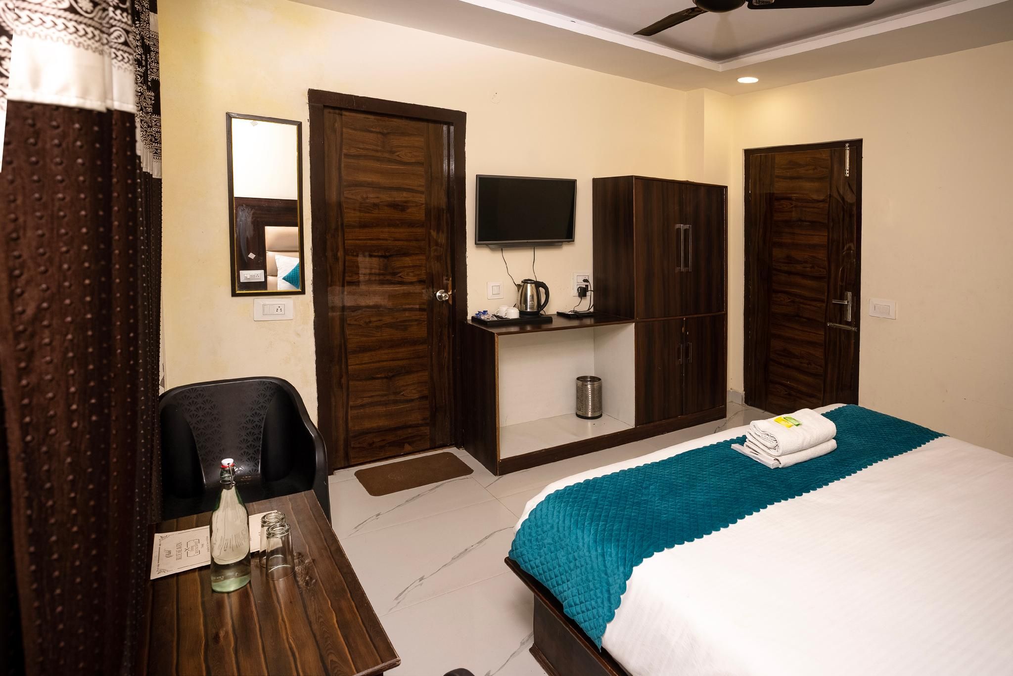 Hotel Blue Heaven- Best Hotel in Dalhousie Deluxe Room 2