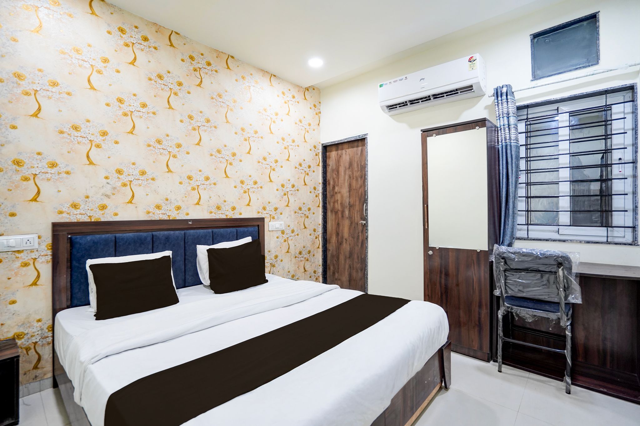 Collection O Satya Sai Square Formerly Hotel Crystal Inn Classic 6