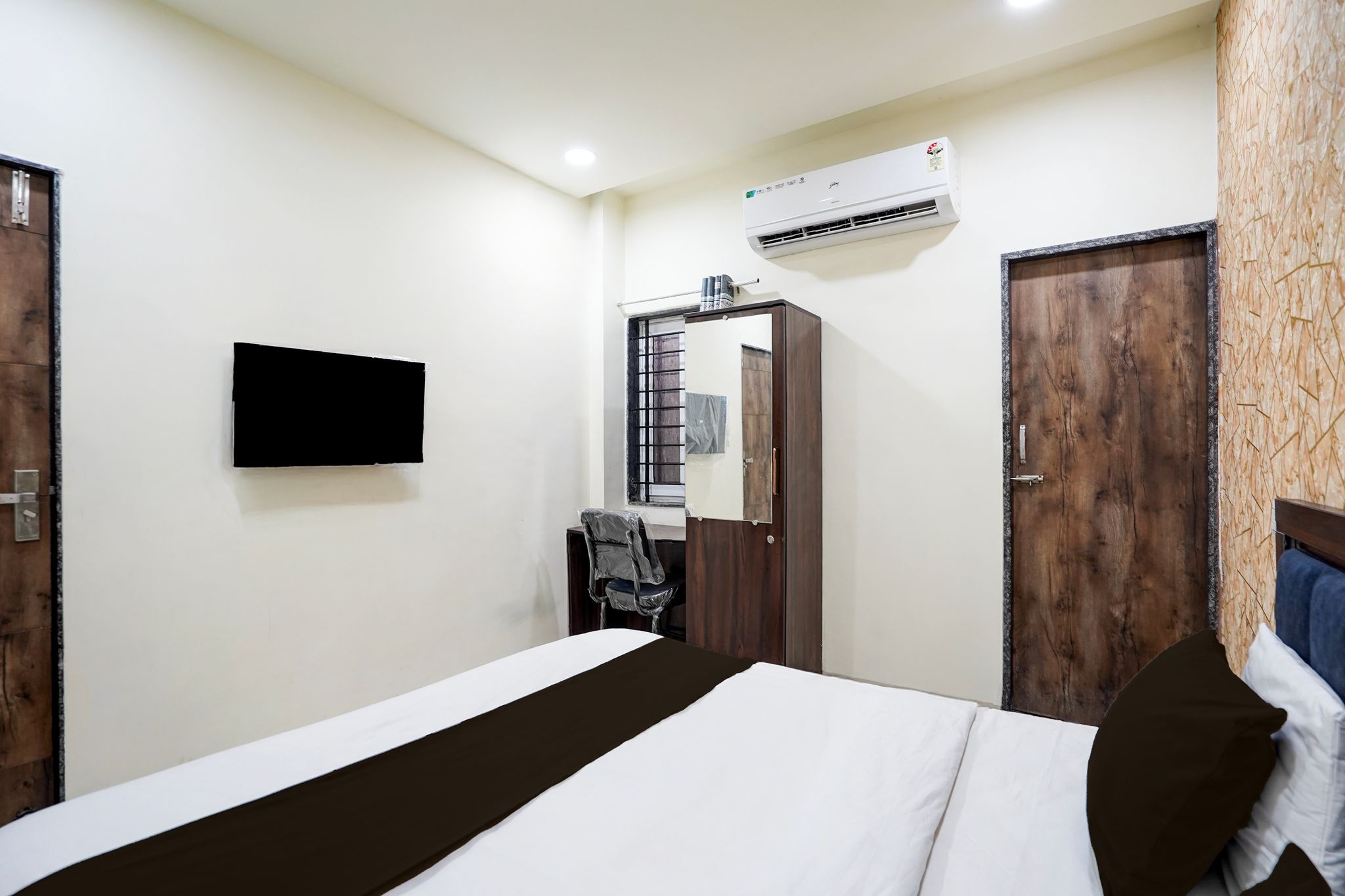 Collection O Satya Sai Square Formerly Hotel Crystal Inn Classic 10