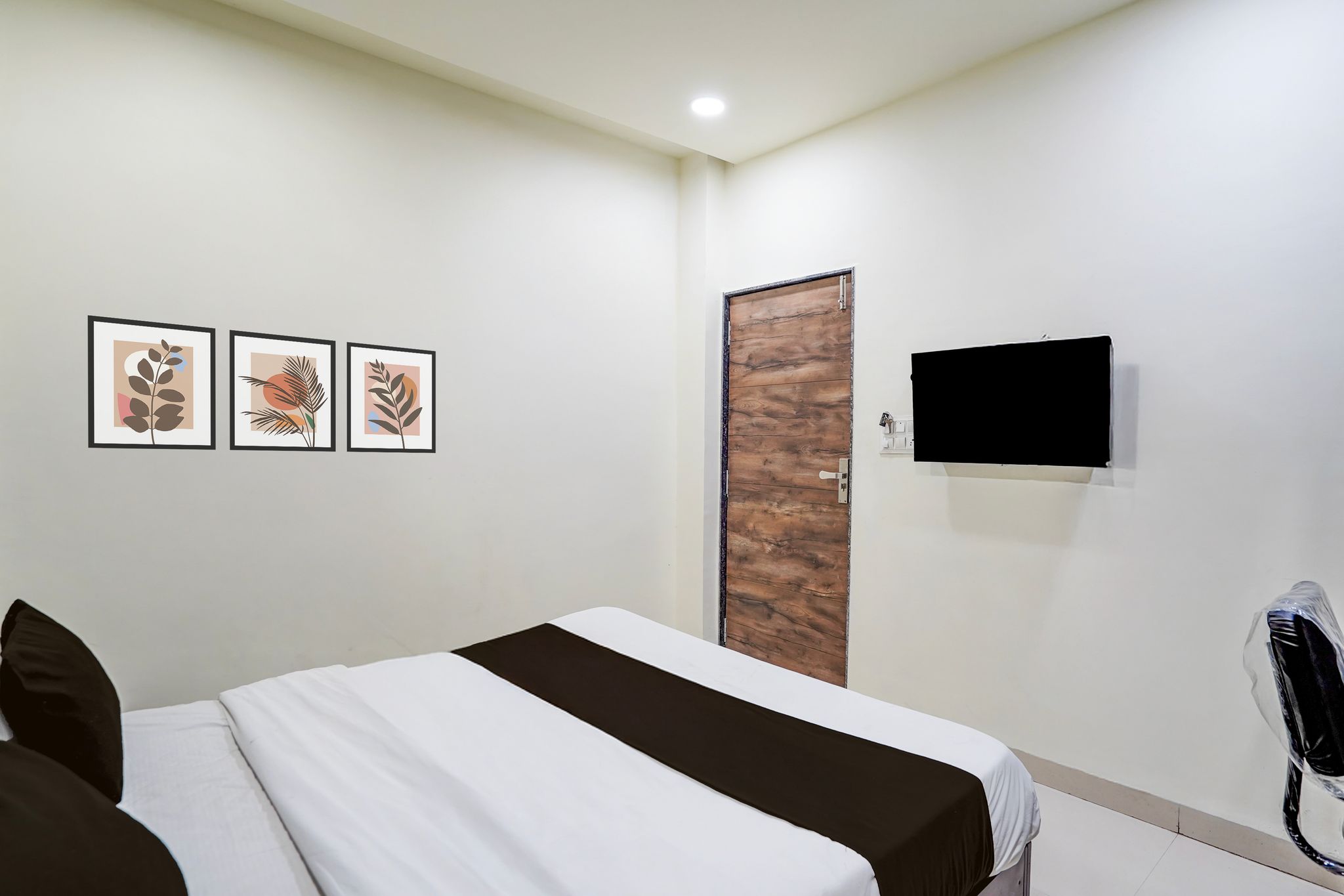 Collection O Satya Sai Square Formerly Hotel Crystal Inn Classic 8