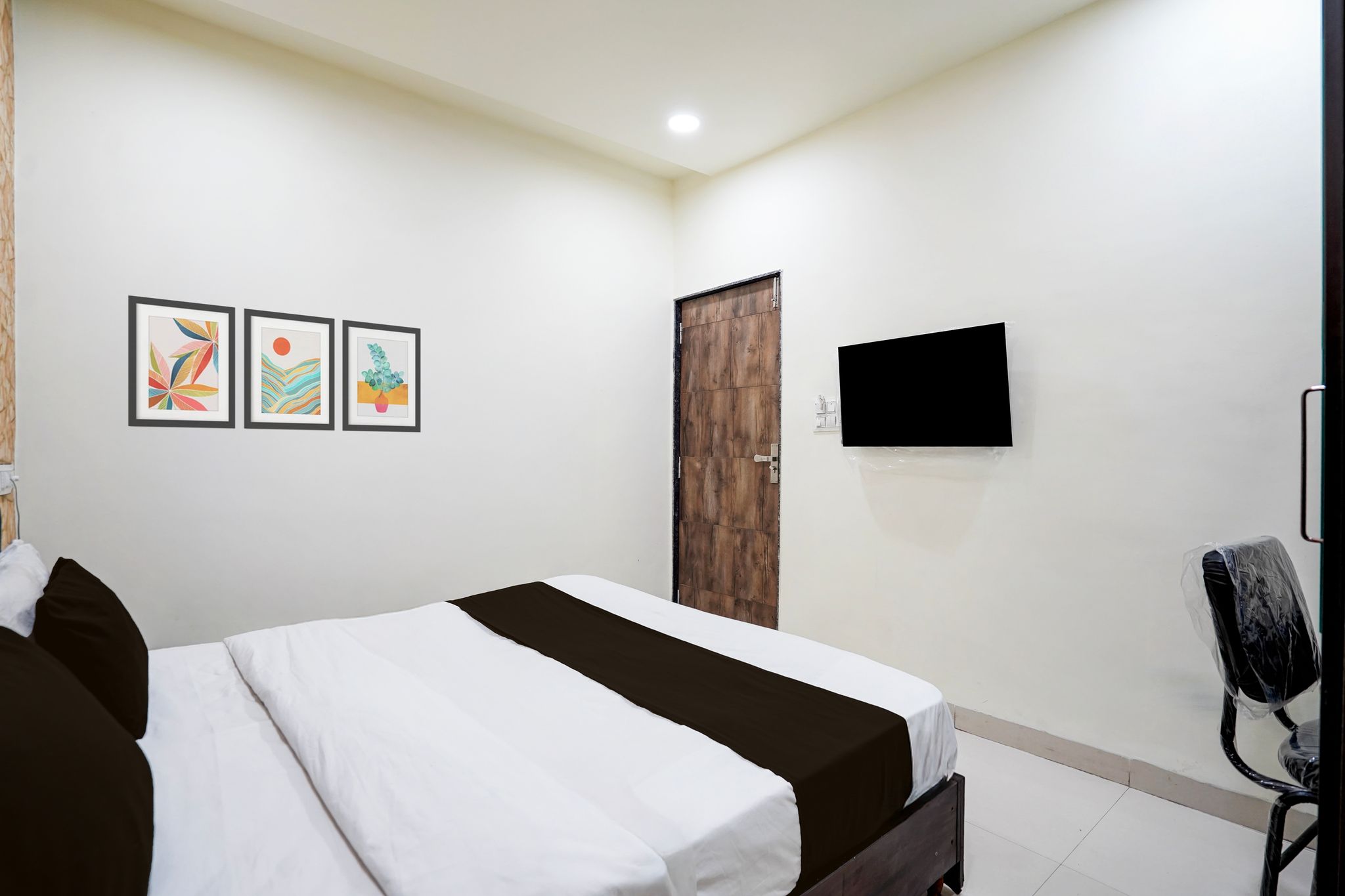 Collection O Satya Sai Square Formerly Hotel Crystal Inn Classic 7