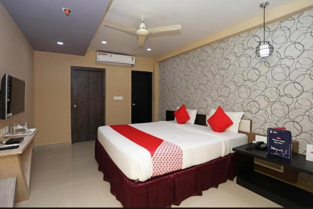 Deluxe AC Room