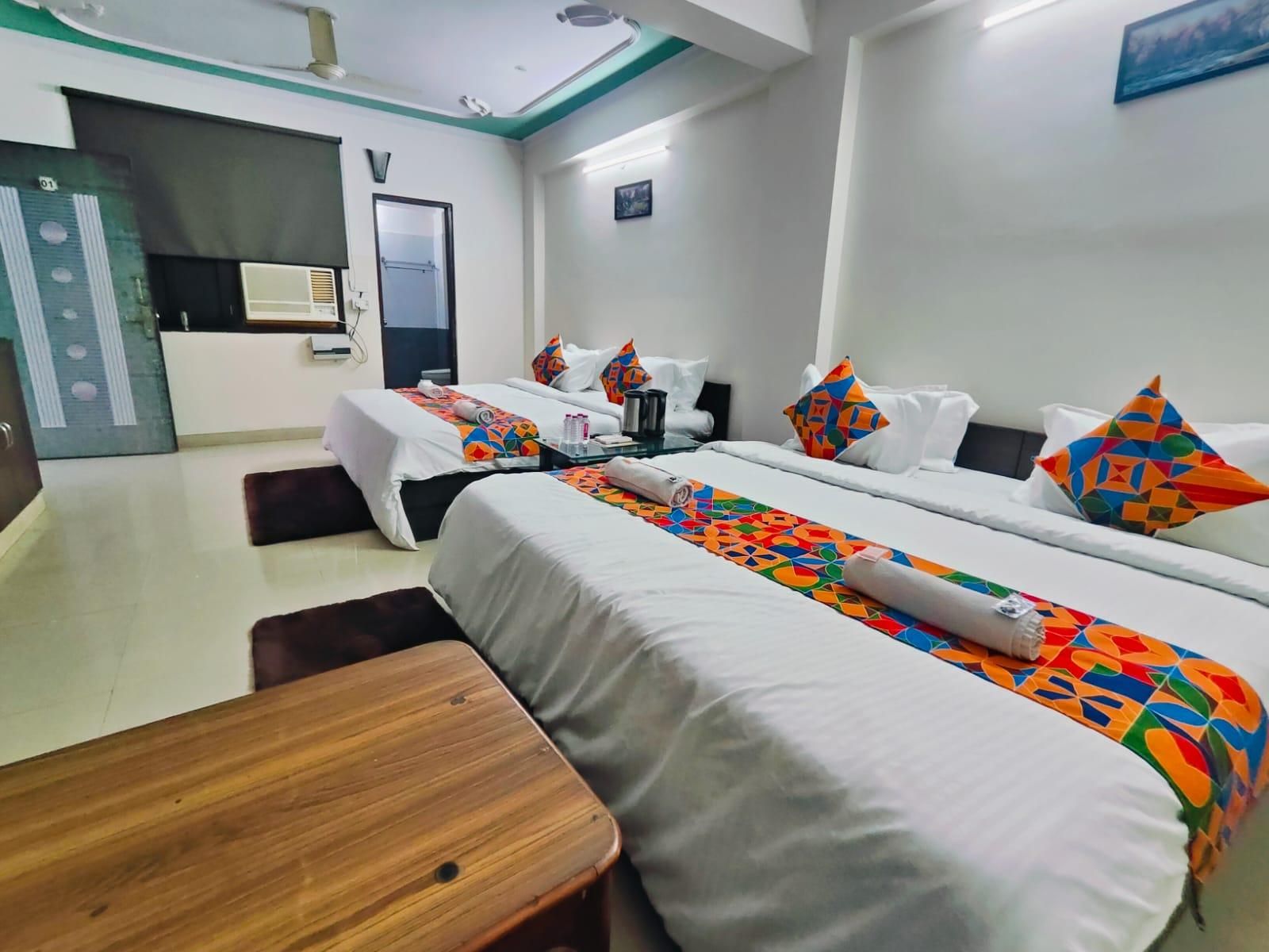 Super Deluxe Family Room