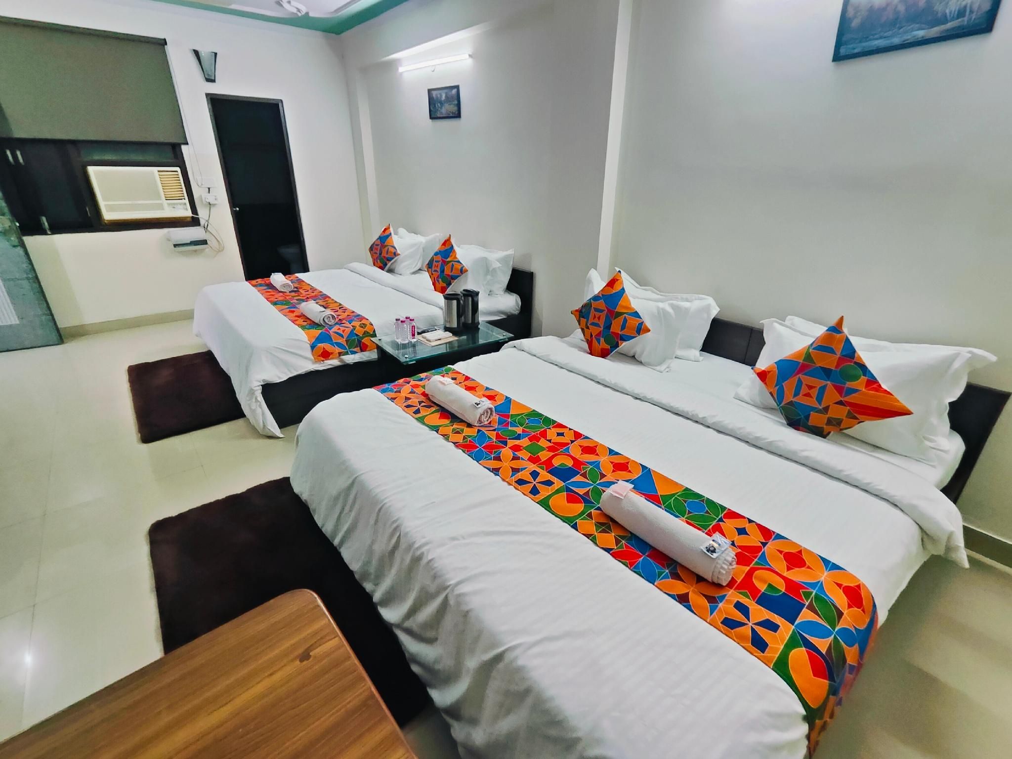 Super Deluxe Family Room