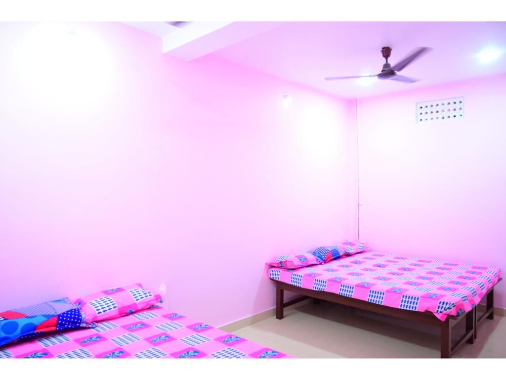DhamStay Hotel Star Lodge Near Beach Puri