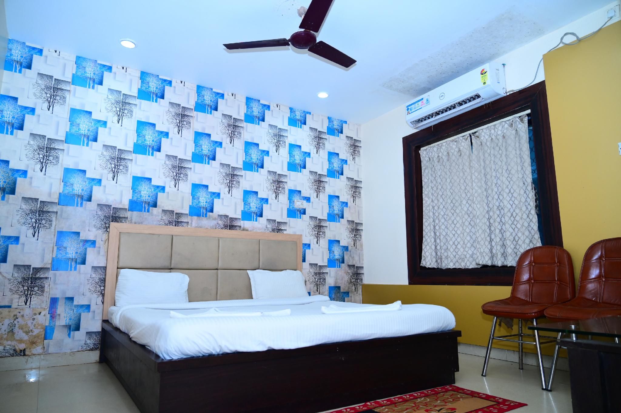 Deluxe AC Room