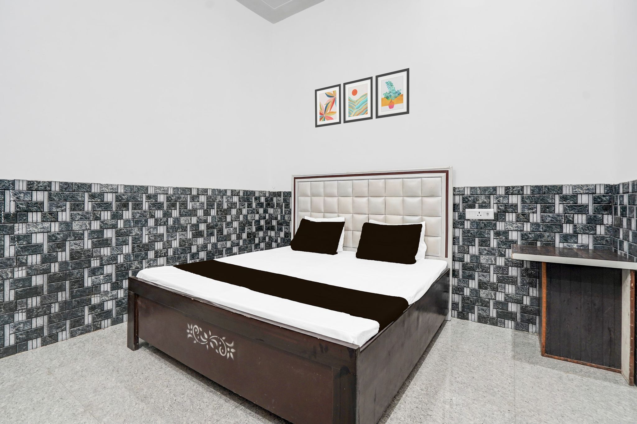 Hotel O by OYO Galaxy Hotel Classic 7