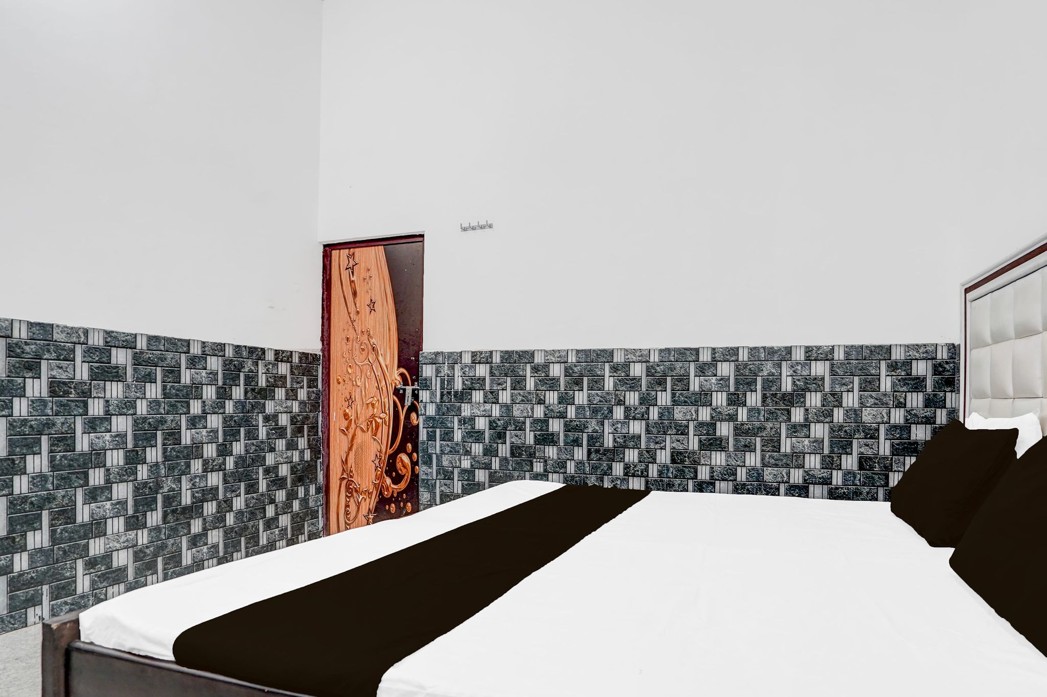 Hotel O by OYO Galaxy Hotel Classic 9