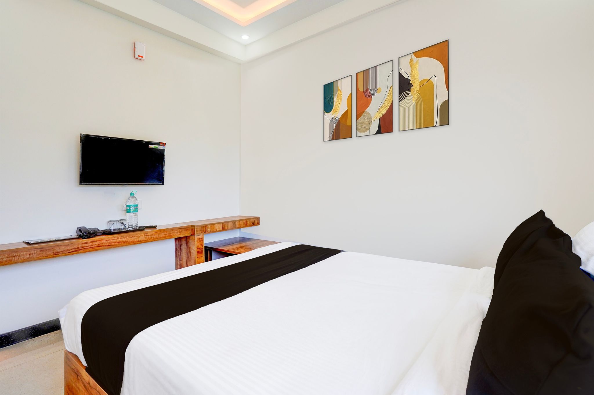 Hotel O TRISHIKA LUXURY ROOMS Classic 8