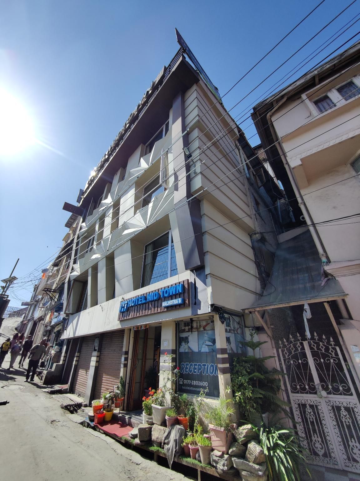 Hotel Midtown Malhotras