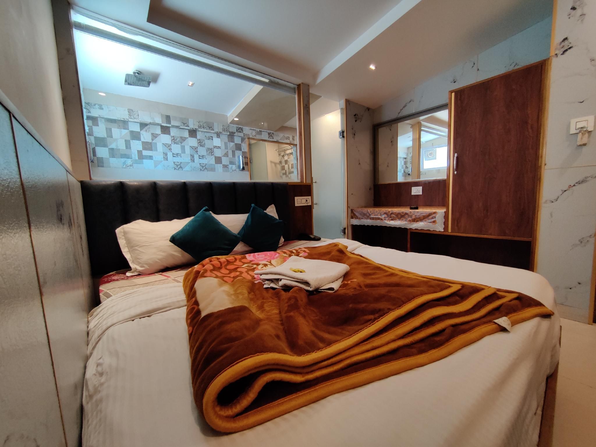 Hotel Midtown Malhotras Standard Room