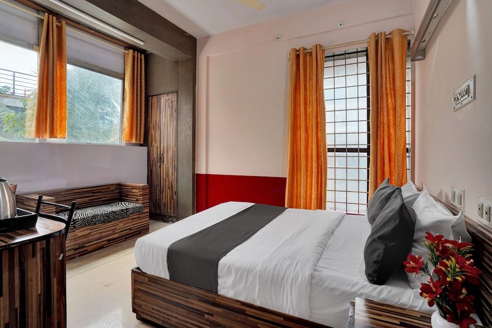 Hotel Century Inn Deluxe Double or Twin Room, City View