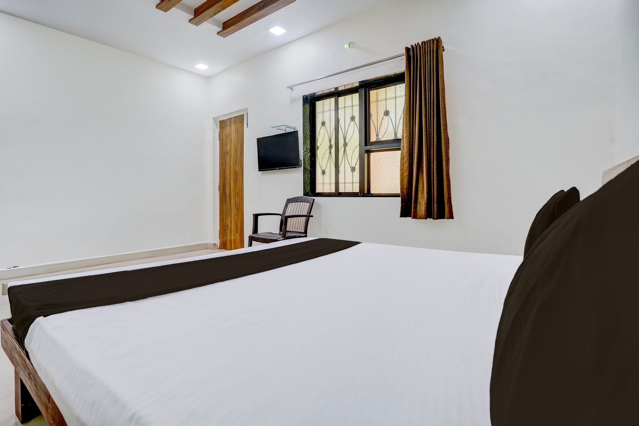 Hotel O Shree Prabhat Classic 7