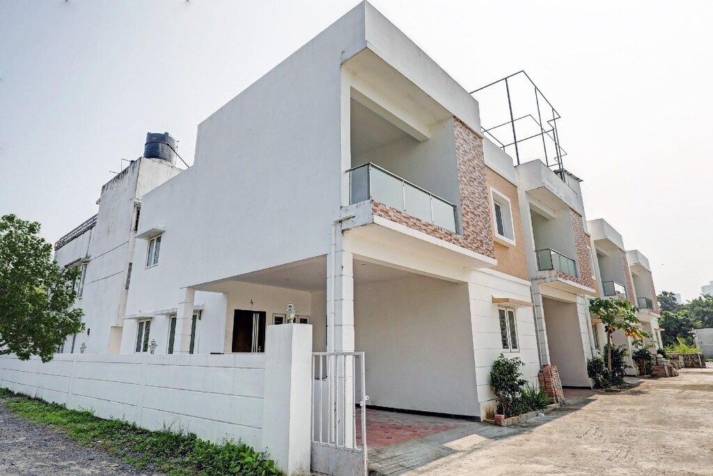 Super Hotel OThe Max Well Resort Near Juhu Beach