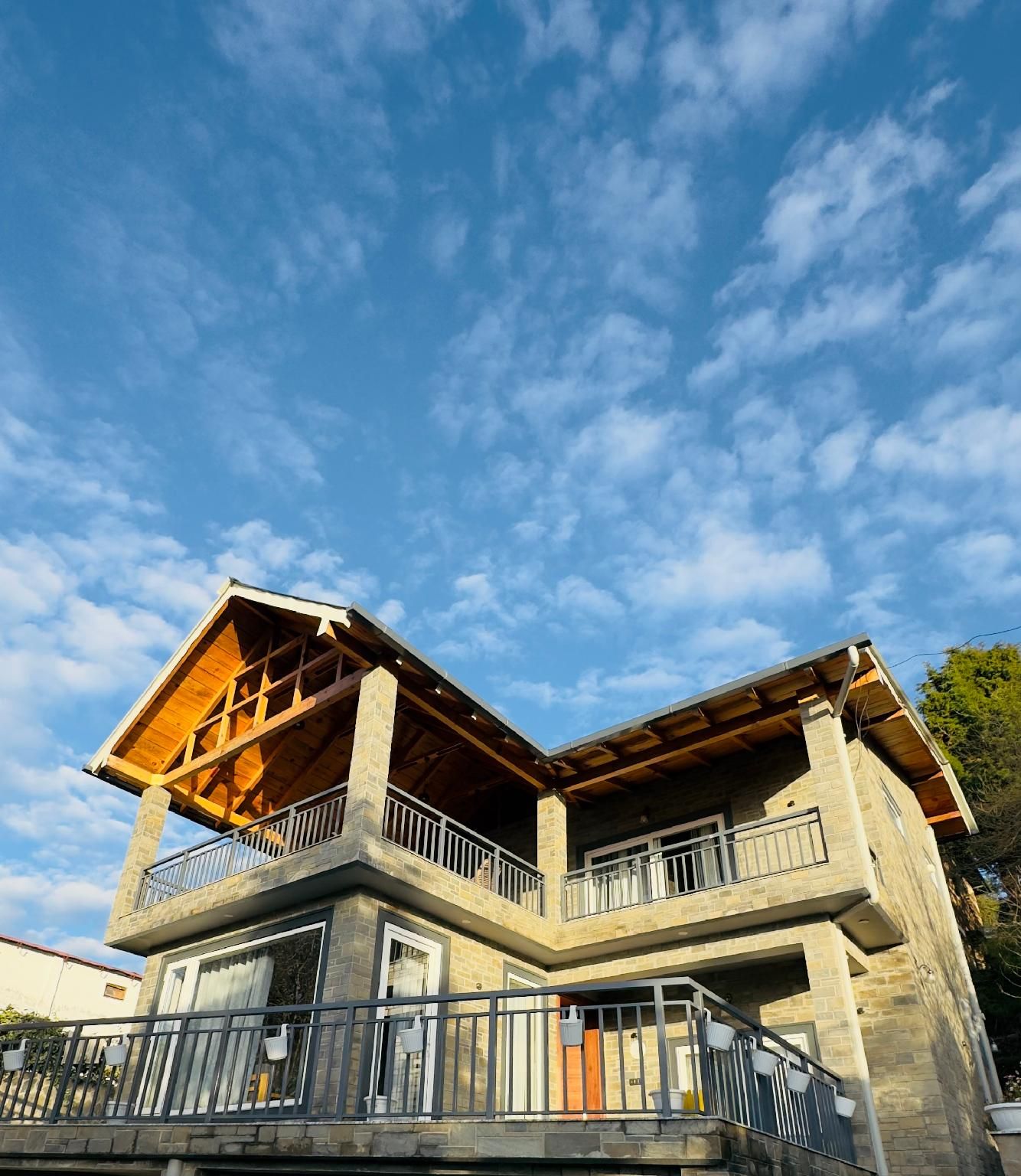 The Mountain Escape (A Luxury Home Stay)
