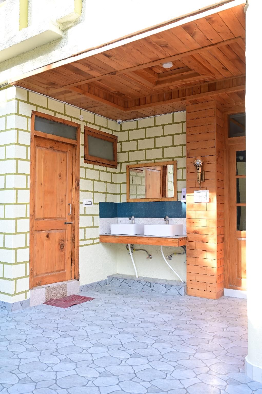 baba88647bb532f87f78fceb02f5f08f_s5l1FF