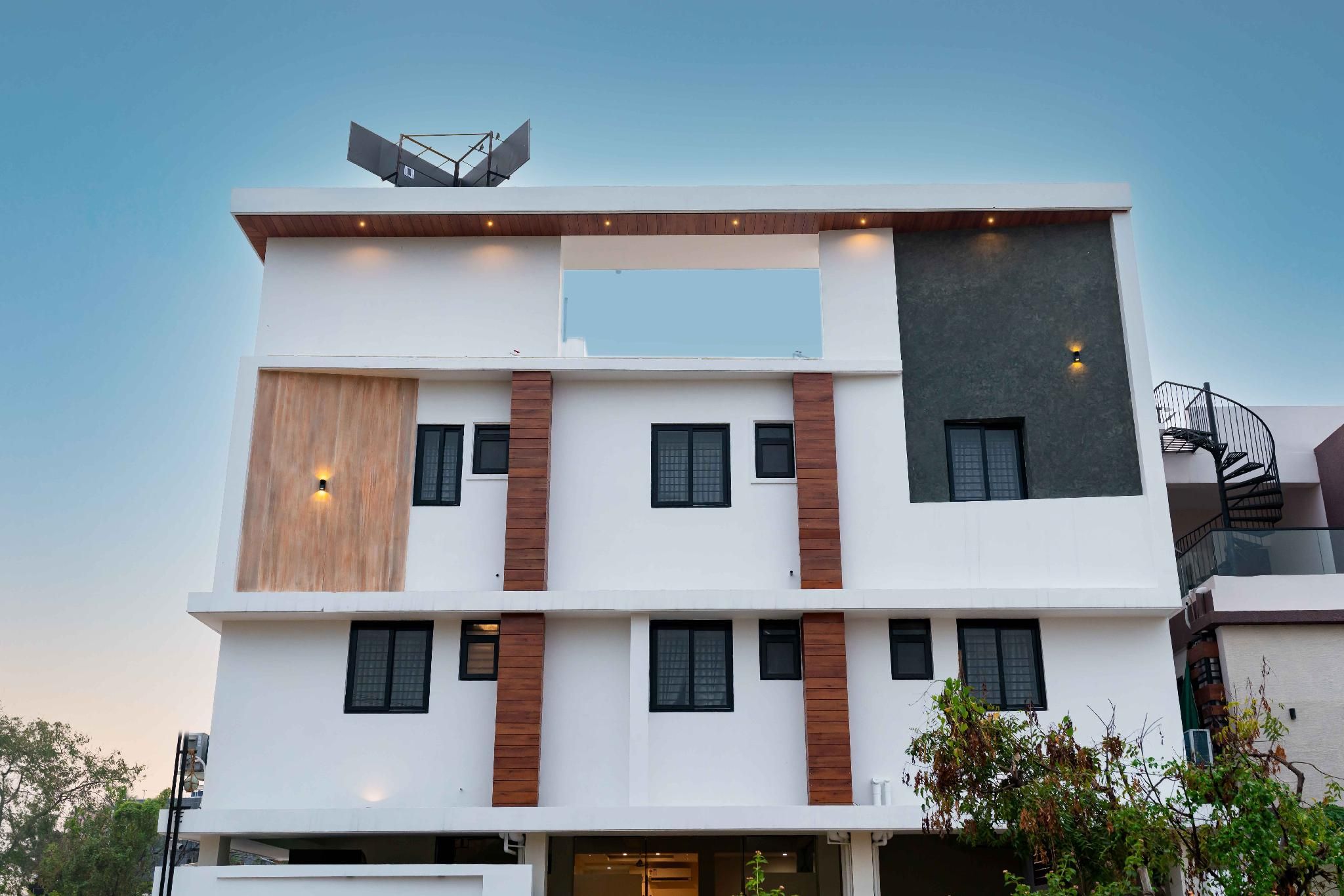 The Paradise International Hotel