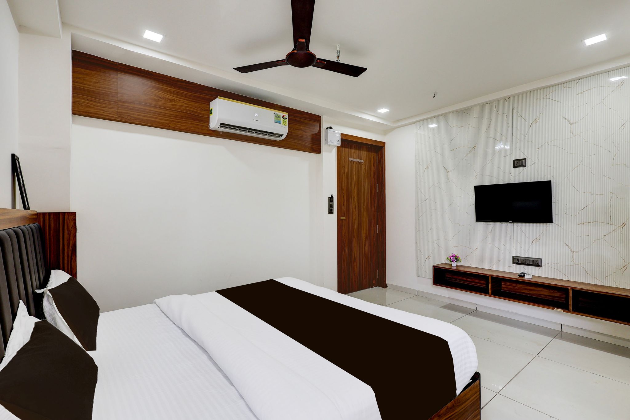 Hotel O Shubh Sankalp Classic 11