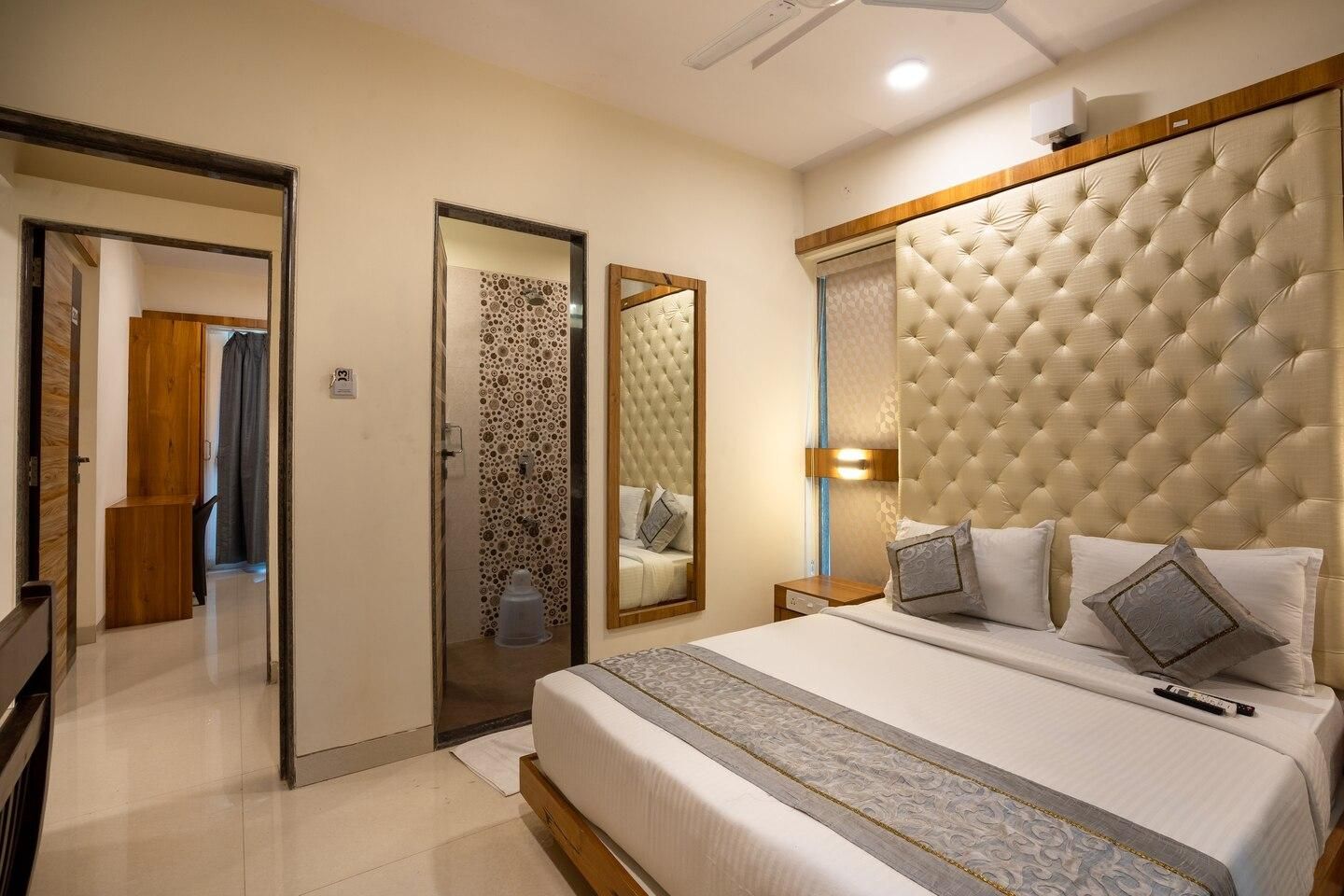 Two Bedroom Apartment Near Mumbai Airport & BKC