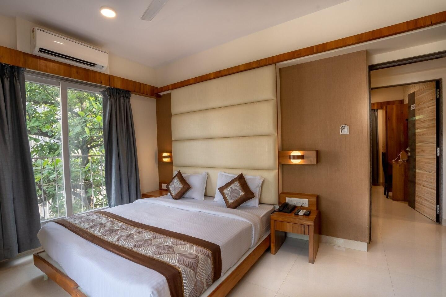 Two Bedroom Apartment Near Mumbai Airport & BKC