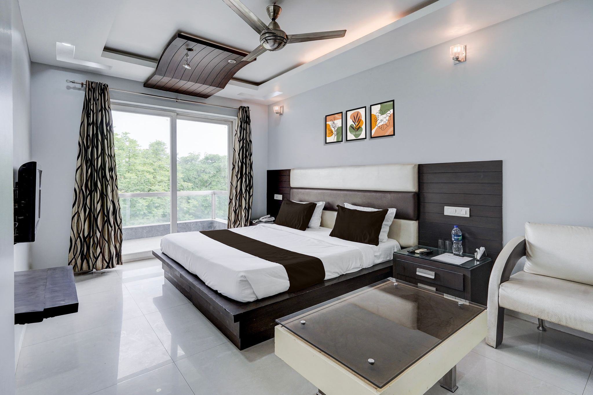 Hotel O Royal Inn Classic 3