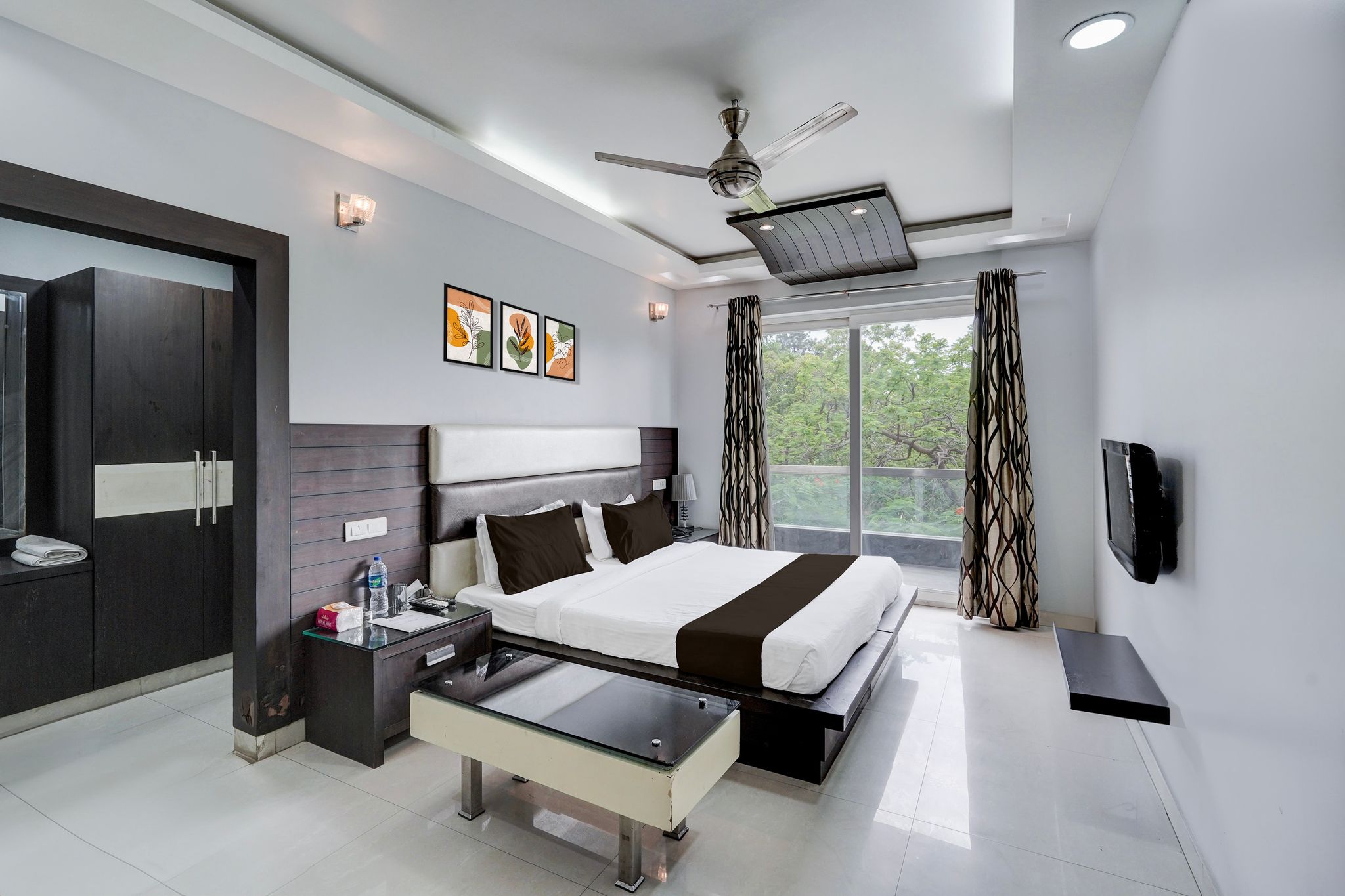 Hotel O Royal Inn Classic 12